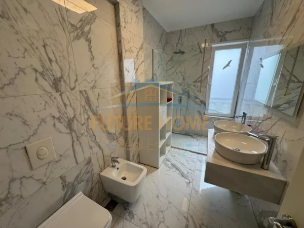 Tirane, shitet Vile 4 Katshe Kati 1, 383 m² 630.000 € (Metatron Resort, Farke)