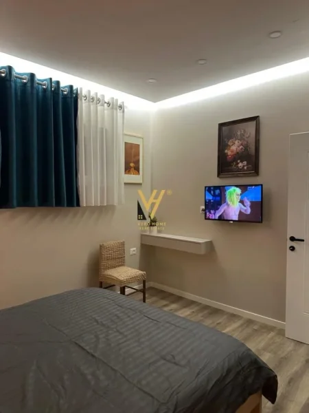 Tirane, jepet me qera apartament 1+1+Ballkon Kati 3, 65 m² 550 € (PAZARI I RI)