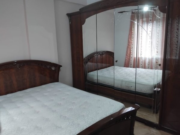 Jepet Apartament 1+1 me Qera tek Spitalet QSUT,  420 €uro