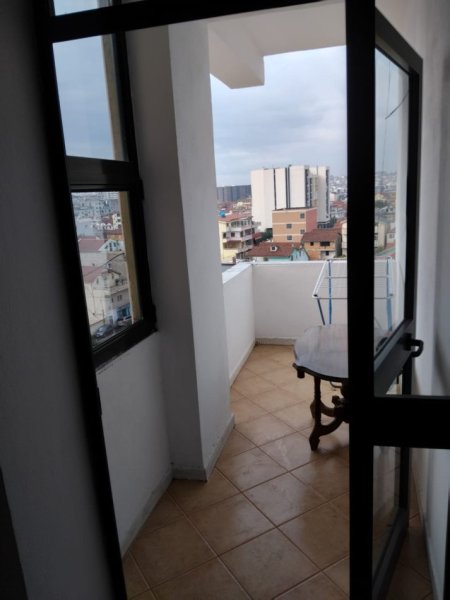 Jepet Apartament 1+1 me Qera tek Spitalet QSUT,  420 €uro