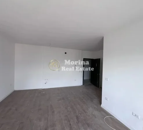 Tirane, jepet me qera apartament 1+1+Ballkon Kati 7, 65 m² 380 € (Univers City)