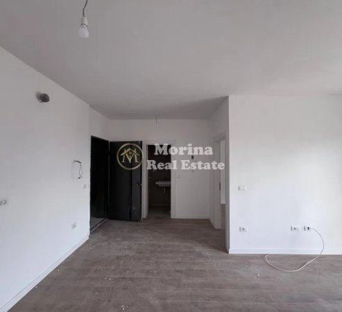 Tirane, jepet me qera apartament 1+1+Ballkon Kati 7, 65 m² 320 € (Univers City)