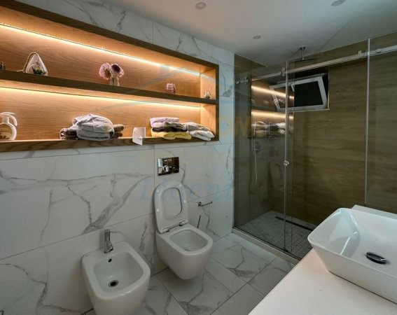 Qera, Apartament 3+1+2, Rruga Margarita Tutulani, Tiranë.