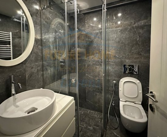 Qera, Apartament 3+1+2, Rruga Margarita Tutulani, Tiranë.