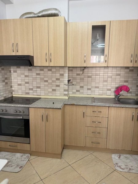 Tirane, jepet me qera apartament 1+1 Kati 7, 74 m² 430 € (YZBERISHT)