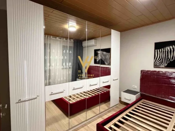 Tirane, jepet me qera apartament 1+1+Ballkon Kati 2, 55 m² 600 € (RRUGA E KAVAJES)