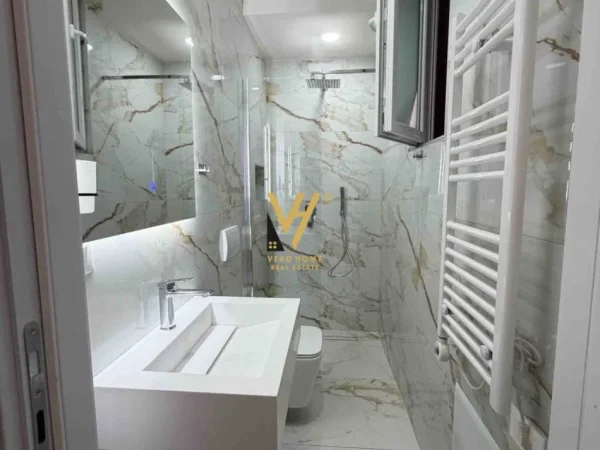 Tirane, jepet me qera apartament 1+1+Ballkon Kati 2, 55 m² 600 € (RRUGA E KAVAJES)