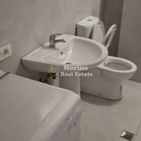 Tirane, jepet me qera apartament 1+1 Kati 1, 50 m² 300 € (Kinostudio)