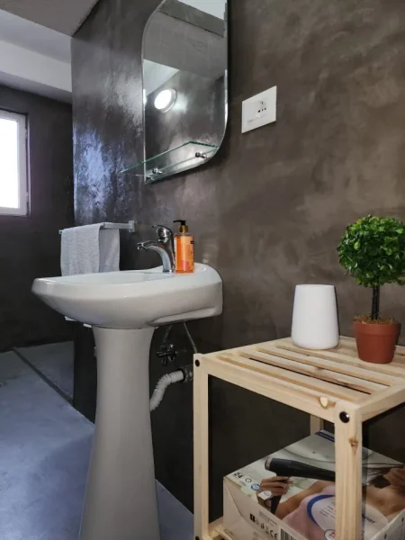 Tirane, jepet me qera apartament 1+1+Ballkon Kati 4, 70 m² 650 € (QENDER)