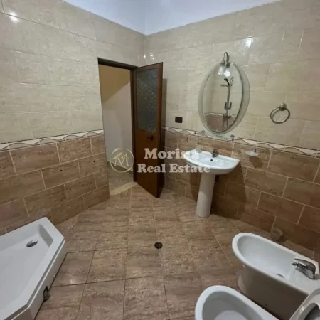 Tirane, jepet me qera Vile 2+1 Kati 3, 130 m² 500 € (Kodra e Priftit)