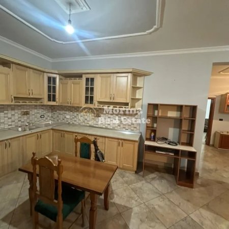 Tirane, jepet me qera Vile 2+1 Kati 3, 130 m² 500 € (Kodra e Priftit)