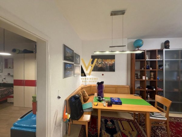 Tirane, jepet me qera apartament 2+1+Ballkon Kati 4, 100 m² 1.500 € (QENDER)