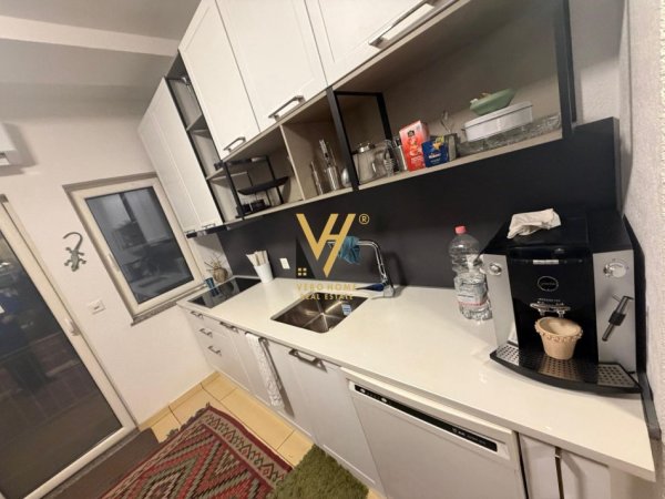 Tirane, jepet me qera apartament 2+1+Ballkon Kati 4, 100 m² 1.500 € (QENDER)