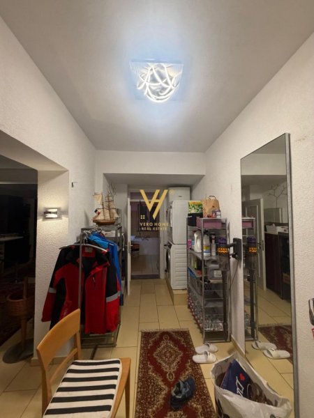 Tirane, jepet me qera apartament 2+1+Ballkon Kati 4, 100 m² 1.500 € (QENDER)