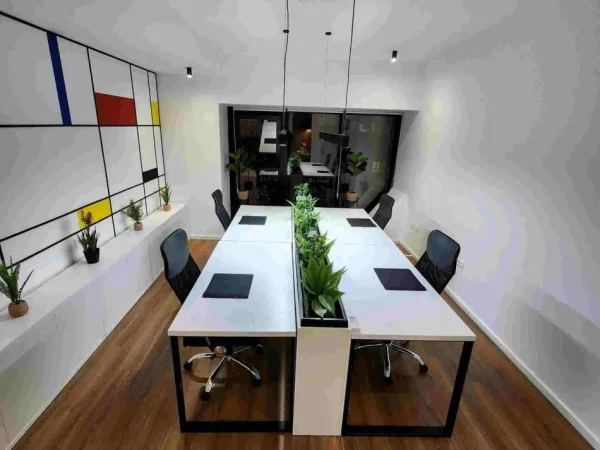 Tirane, jepet me qera zyre Kati 11, 66 m² 1.000 € (SQUARE 21)