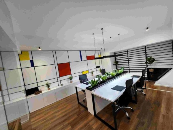 Tirane, jepet me qera zyre Kati 11, 66 m² 1.000 € (SQUARE 21)