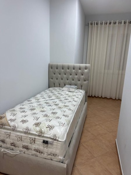 Tirane, jepet me qera apartament 2+1 Kati 7, 80 m² 800 € (rruga kavajes)
