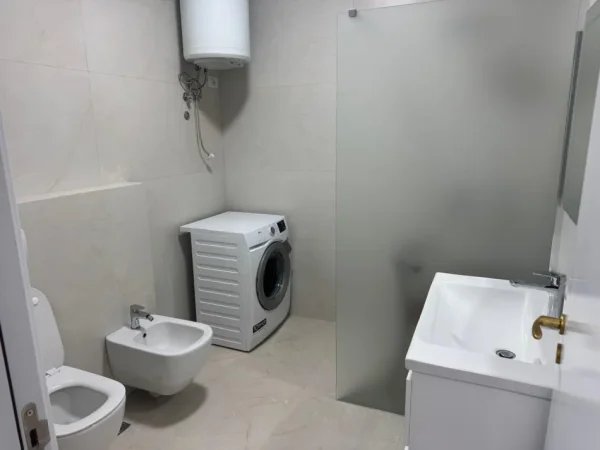 Tirane, jepet me qera apartament 2+1 Kati 7, 80 m² 800 € (rruga kavajes)
