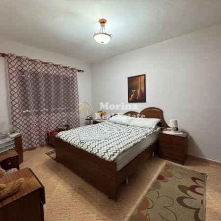 Tirane, jepet me qera apartament 2+1 Kati 4, 80 m² 520 € (Laprake)