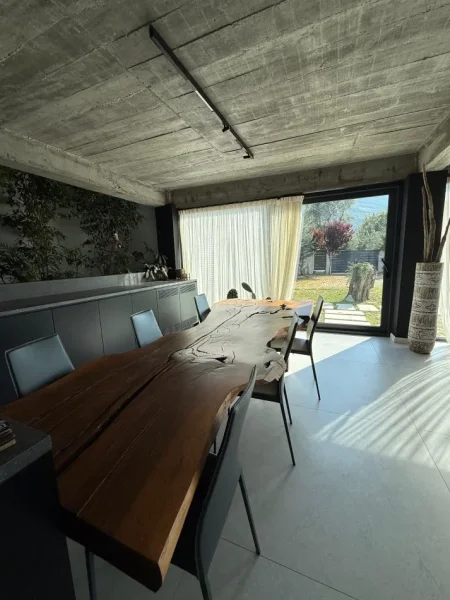 Tirane, jepet me qera Vile 3+1+Ballkon , 420 m² 3.500 € (Mulletit)