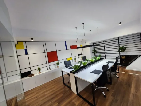 Tirane, jepet me qera zyre Kati 11, 66 m² 1.000 € (square 21)