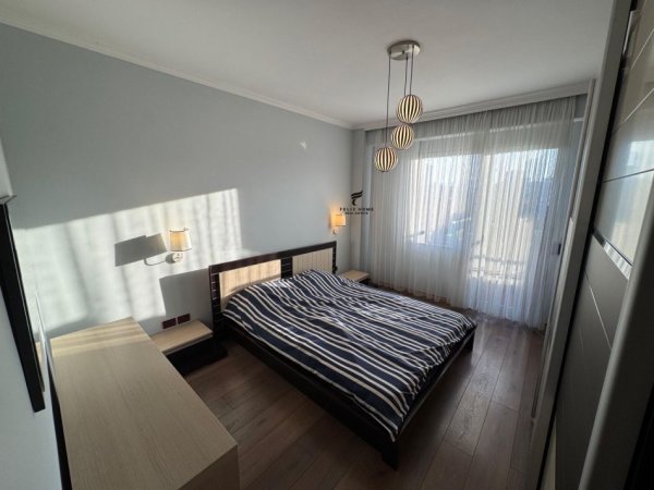 Tirane, jepet me qera apartament Kati 8, 120 m² 800 € (RRUGA E DIBRES)