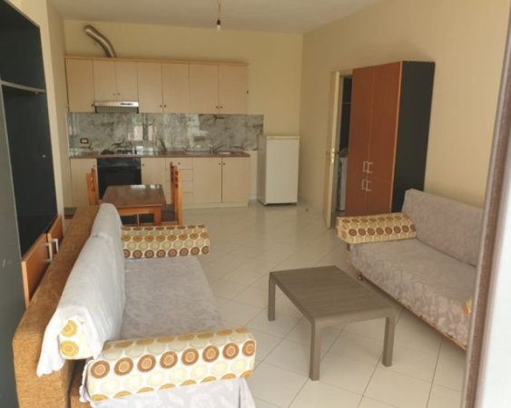 Tirane, jepet me qera apartament 1+1+Ballkon Kati 2, 75 m² 350 € (tek Bulevardi Migjeni , prane Eltris Dekor.)