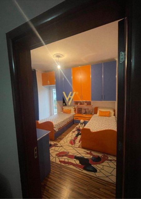 Tirane, jepet me qera apartament 2+1+Ballkon Kati 2, 100 m² 450 € (5 MAJI)