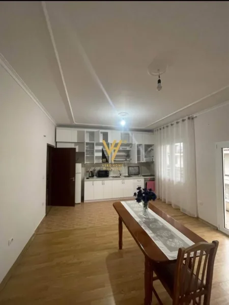Tirane, jepet me qera apartament 2+1+Ballkon Kati 2, 100 m² 450 € (5 MAJI)