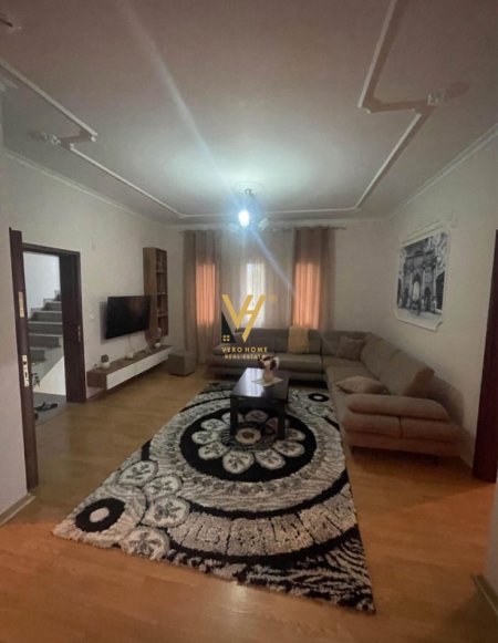 Tirane, jepet me qera apartament 2+1+Ballkon Kati 2, 100 m² 450 € (5 MAJI)
