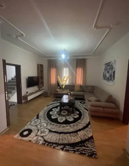 Tirane, jepet me qera apartament 2+1+Ballkon Kati 2, 100 m² 450 € (5 MAJI)