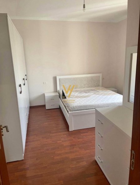 Tirane, jepet me qera apartament 2+1+Ballkon Kati 2, 100 m² 450 € (5 MAJI)