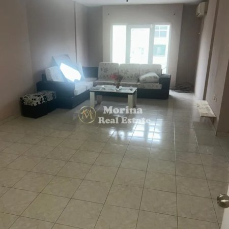 Tirane, jepet me qera apartament 2+1 Kati 4, 110 m² 500 € (Laprake)