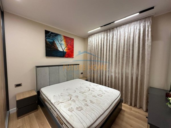 Tirane, jepet me qera apartament 1+1+Ballkon , 60 m² 700 € (Komuna e Parisit)