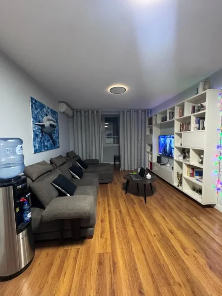 Tirane, jepet me qera apartament 3+1 Kati 3, 89 m² 900 € (Fakulteti i Drejtesise)