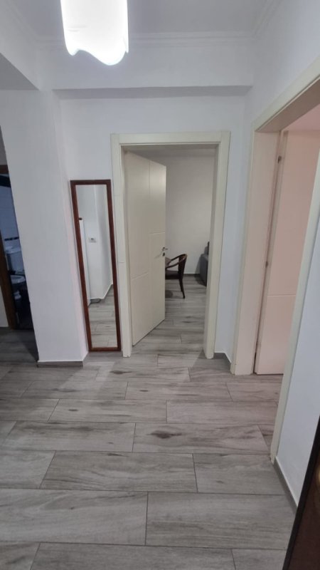 Tirane, jepet me qera apartament 1+1 , 70 m² 550 € (don bosko)