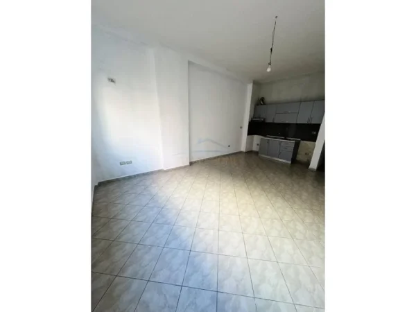 Tirane, shitet apartament 1+1+Ballkon Kati 1, 69 m² 96.600 € (Fresku)