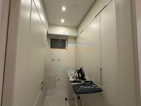 Tirane, jepet me qera apartament 3+1+Ballkon Kati 3, 136 m² 1.500 € (Stadiumi Dinamo)