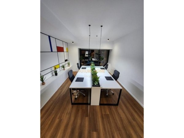 Tirane, jepet me qera zyre Kati 11, 76 m² 1.000 € (Square 21 , Rruga e Kavajes)