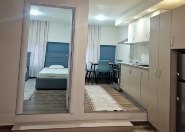 Tirane, jepet me qera apartament 2+1 Kati 0, 84 m² 700 € (prane Stacionit te Trenit, pallati Konuda Alfa, ngjitur me Karburant Esp Oil.)