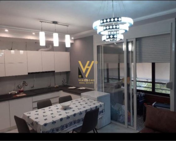 Durres, shitet apartament 2+1+Ballkon Kati 3, 94 m² 260.000 € (PLAZH DURRES)