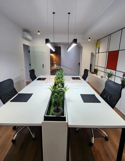 Tirane, jepet me qera zyre Kati 11, 76 m² 1.000 € (rruga e kavajes)