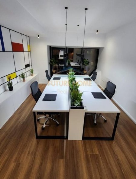 Tirane, jepet me qera zyre Kati 11, 76 m² 1.000 € (rruga e kavajes)