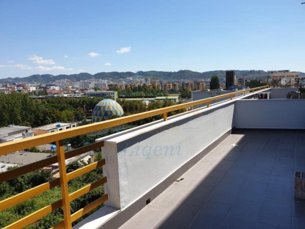 Shitet, Apartament 2+1+2, Rruga Dritan Hoxha, Tirane.