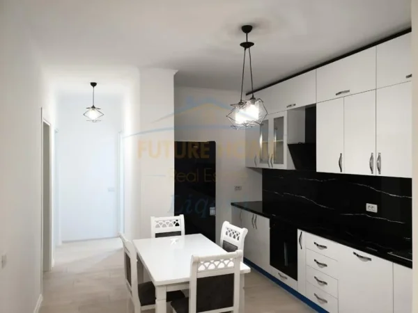 Shitet, Apartament 2+1+2, Rruga Dritan Hoxha, Tirane.