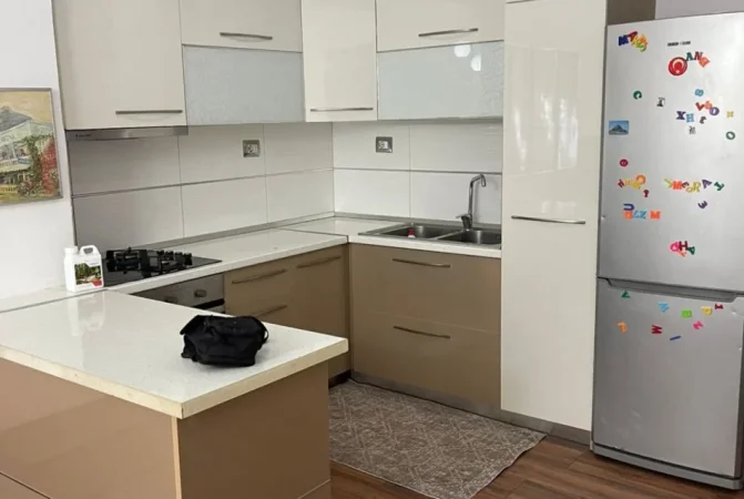 Tirane, jepet me qera apartament 2+1 Kati 2, 85 m² 550 € (Rruga Bill Klinton)