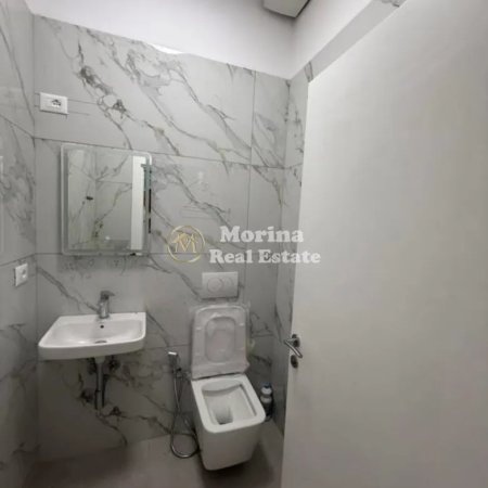 Tirane, jepet me qera ambjent biznesi Kati 1, 33 m² 550 € (Komuna e Parisit)