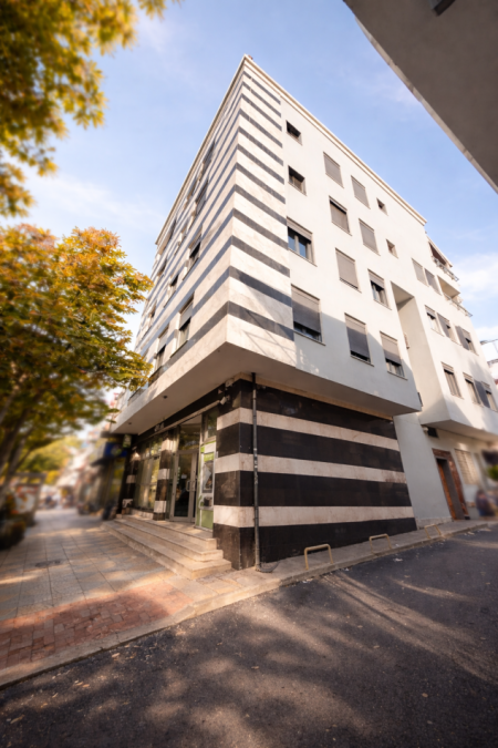 Tirane, jepet me qera ambjent biznesi Kati 0, 216 m² (Rruga Elbasanit)