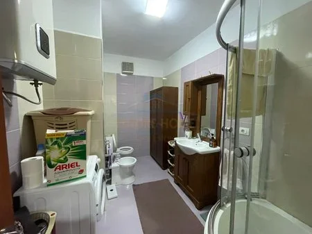 Shitet Apartament 2+1, Komuna e Parisit, Tirane