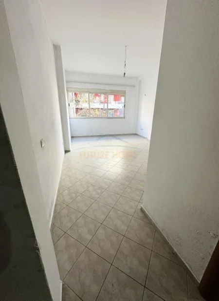 Tirane, shitet apartament 1+1 Kati 1, 69 m² 96.600 € (Fresk)